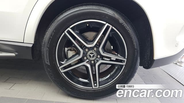 Mercedes-Benz GLE-Class 2021 — ფოტო 5/20