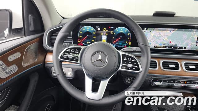 Mercedes-Benz GLE-Class 2021 — ფოტო 13/20