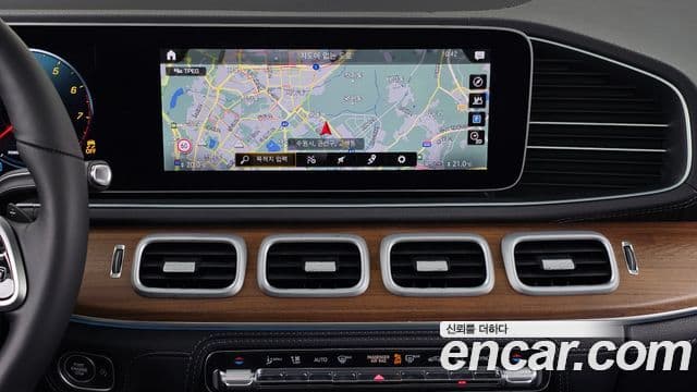 Mercedes-Benz GLE-Class 2021 — ფოტო 14/20