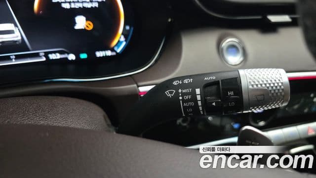 Genesis GV70 2021 — фото 16 из 20