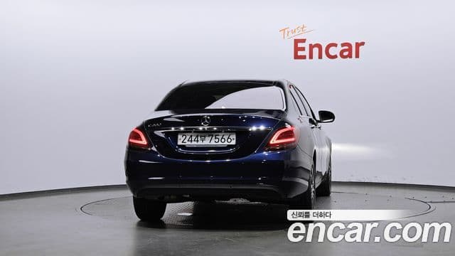 Mercedes-Benz C-Class 2019 — Şəkil 15/20