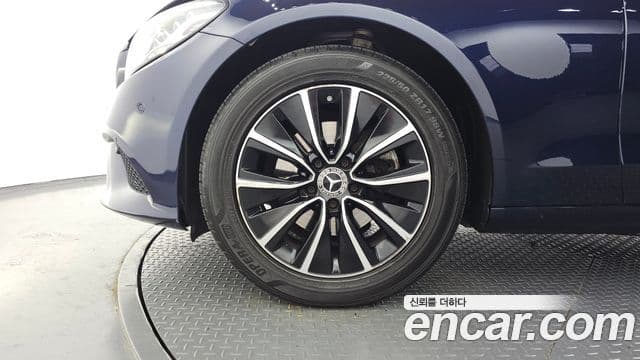 Mercedes-Benz C-Class 2019 — Şəkil 10/20