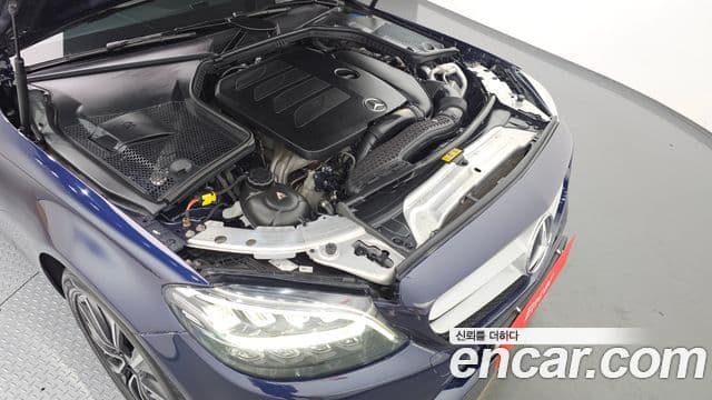 Mercedes-Benz C-Class 2019 — Şəkil 19/20
