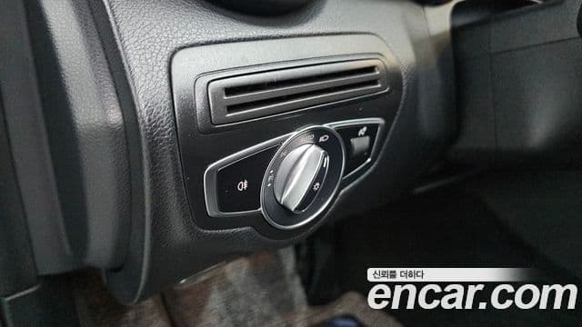 Mercedes-Benz C-Class 2019 — Şəkil 14/20