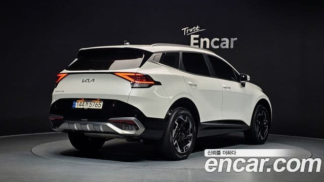Kia Sportage 2021 — Фото 2/20