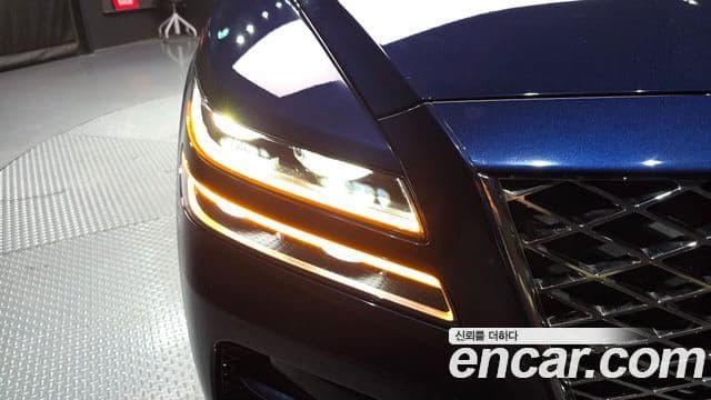 Genesis GV80 2021 — ფოტო 30/39
