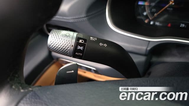 Genesis GV80 2021 — ფოტო 34/39