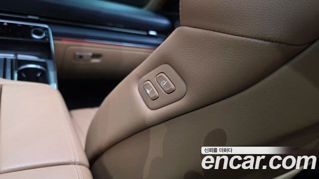 Genesis GV80 2021 — ფოტო 21/39