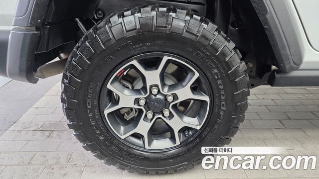 Jeep Wrangler 2020 — ფოტო 5/20