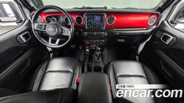 Jeep Wrangler 2020 — ფოტო 7/20