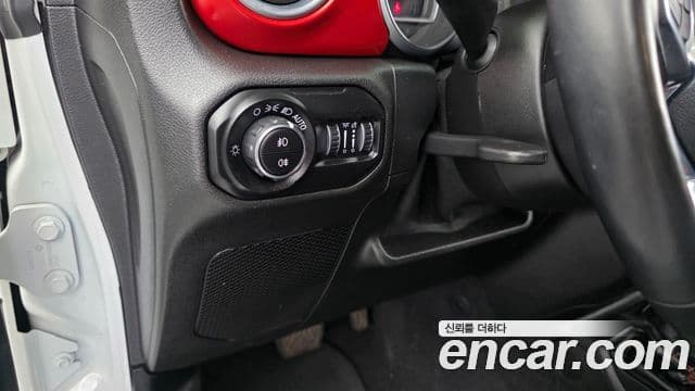Jeep Wrangler 2020 — ფოტო 18/20