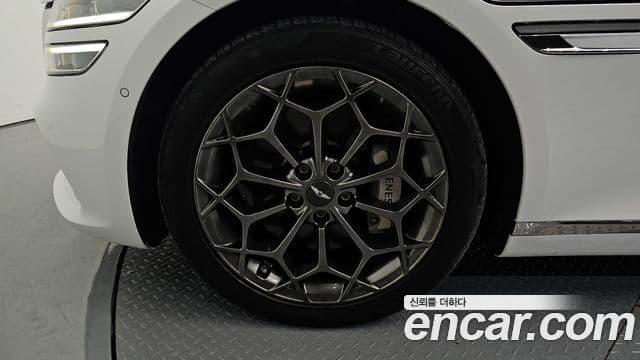 Genesis Electrified G80 2022 — ფოტო 5/20