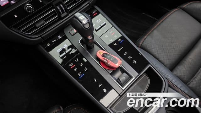 Porsche Macan 2023 — Şəkil 9/20