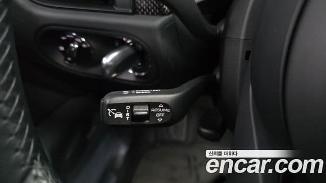 Porsche Macan 2023 — Şəkil 17/20