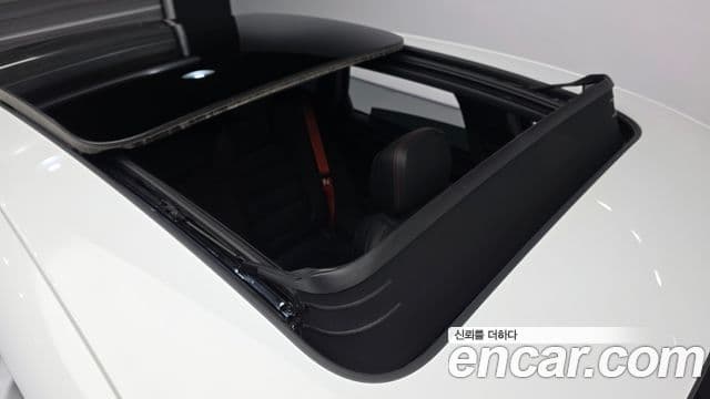Porsche Macan 2023 — Şəkil 19/20