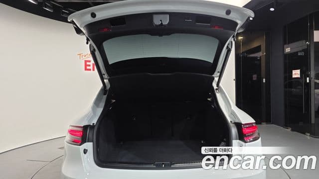 Porsche Macan 2023 — Şəkil 20/20