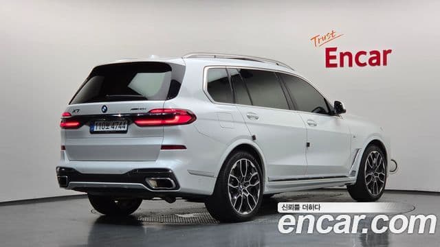 BMW X7 2025 — Photo 1/37