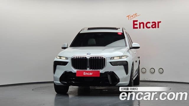 BMW X7 2025 — Photo 2/37