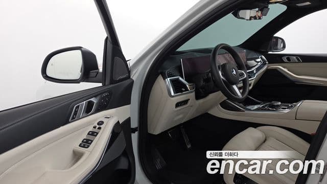 BMW X7 2025 — Photo 27/37