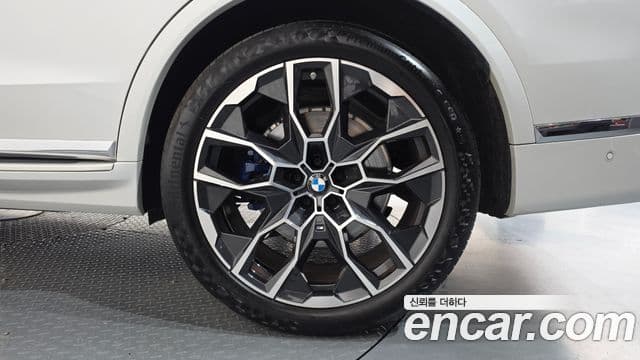 BMW X7 2025 — Photo 15/37