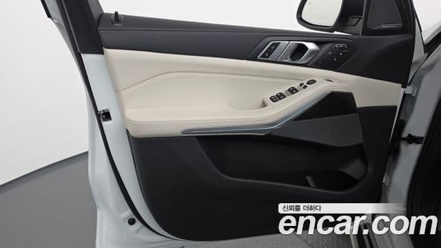 BMW X7 2025 — Photo 13/37