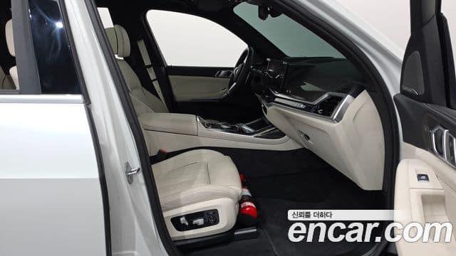 BMW X7 2025 — Photo 10/37