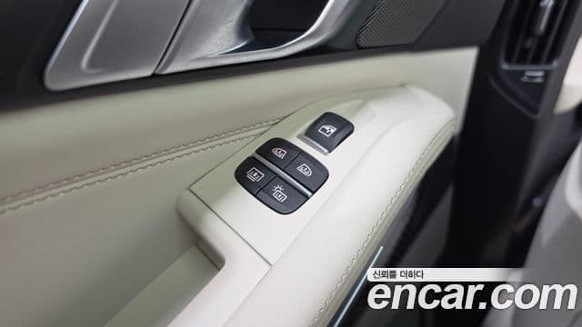 BMW X7 2025 — Photo 23/37