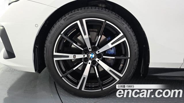 BMW 5 Series 2023 — Photo 30/35