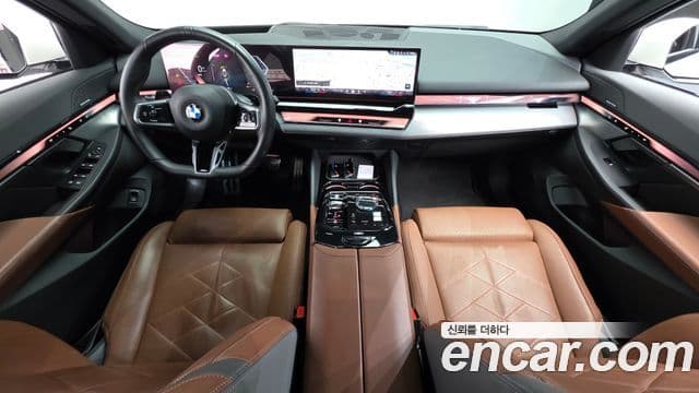 BMW 5 Series 2023 — Photo 14/35