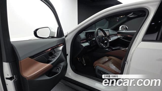 BMW 5 Series 2023 — Photo 16/35