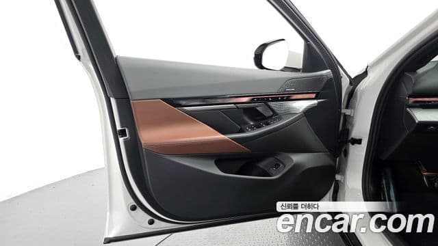 BMW 5 Series 2023 — Photo 5/35