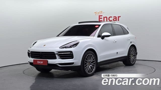 Porsche Cayenne 2023 — Photo 13/36