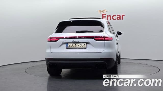 Porsche Cayenne 2023 — Photo 4/36