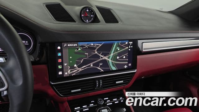 Porsche Cayenne 2023 — Photo 15/36