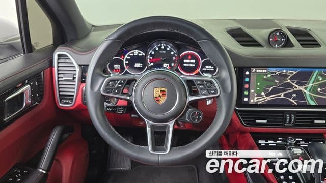 Porsche Cayenne 2023 — Photo 10/36