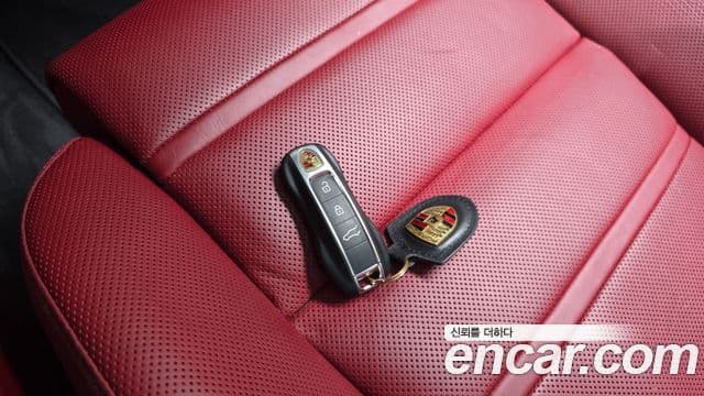 Porsche Cayenne 2023 — Photo 30/36