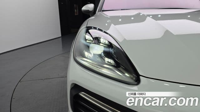 Porsche Cayenne 2023 — Photo 3/36
