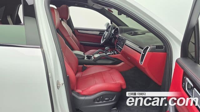 Porsche Cayenne 2023 — Photo 36/36