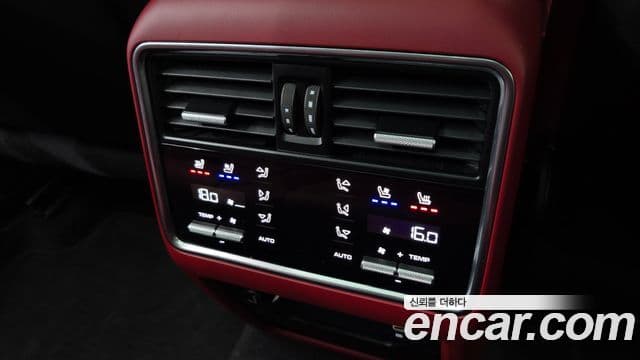 Porsche Cayenne 2023 — Photo 29/36