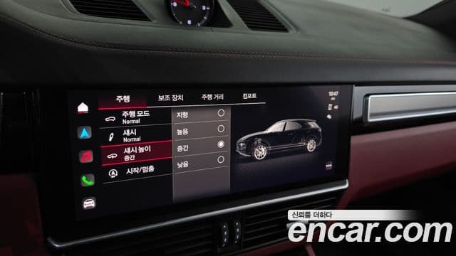 Porsche Cayenne 2023 — Photo 9/36