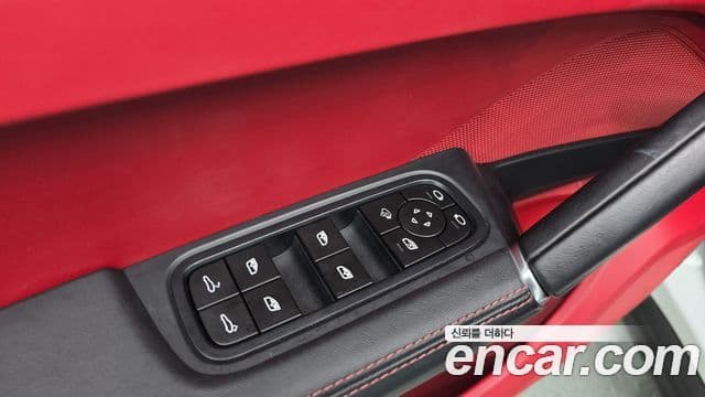 Porsche Cayenne 2023 — Photo 20/36