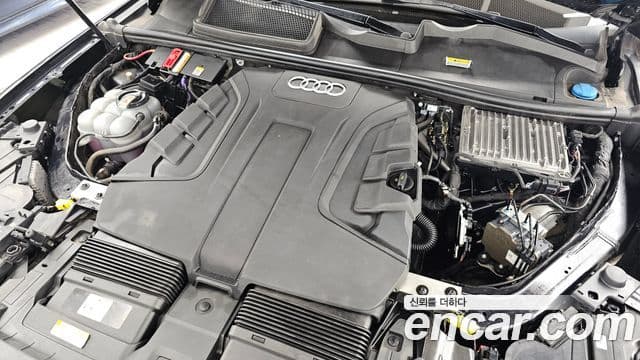 Audi Q7 2021 — Şəkil 6/20