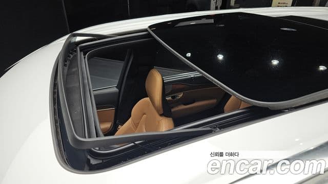 Volvo XC90 2019 — Şəkil 19/20