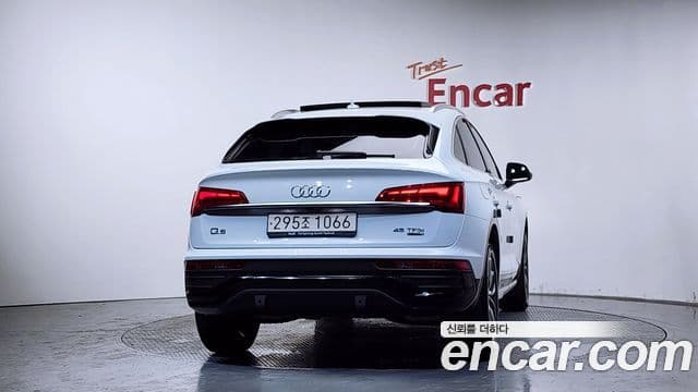 Audi Q5 2023 — ფოტო 4/20