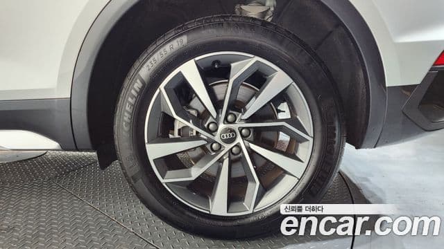 Audi Q5 2023 — Photo 22/35