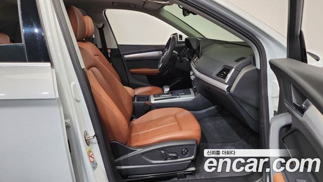 Audi Q5 2023 — Photo 7/35