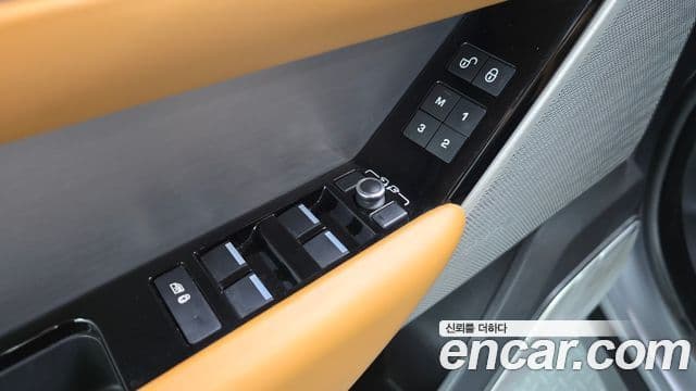 Land Rover Range Rover Velar 2020 — ფოტო 14/20