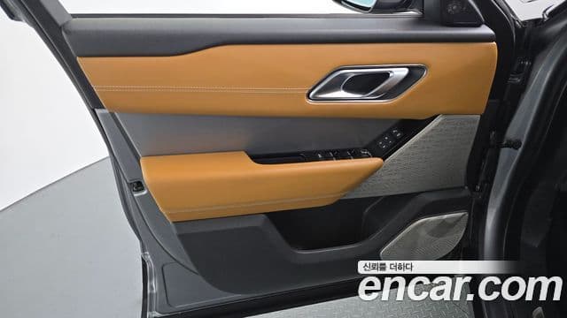Land Rover Range Rover Velar 2020 — Photo 14/30