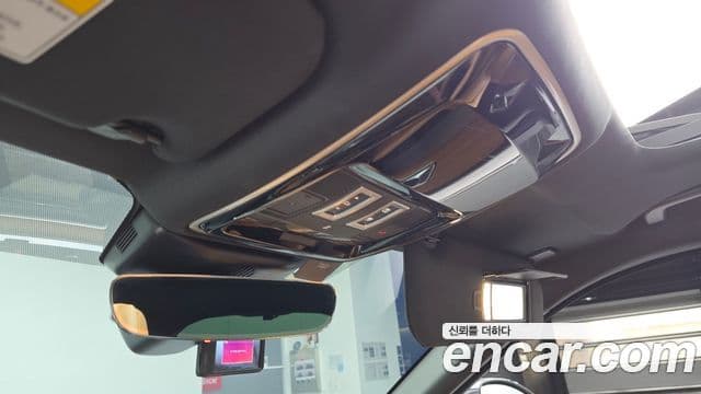 Land Rover Range Rover Velar 2020 — Photo 11/30