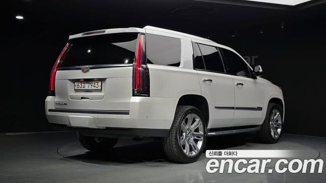 Cadillac Escalade 2018 — Şəkil 2/20